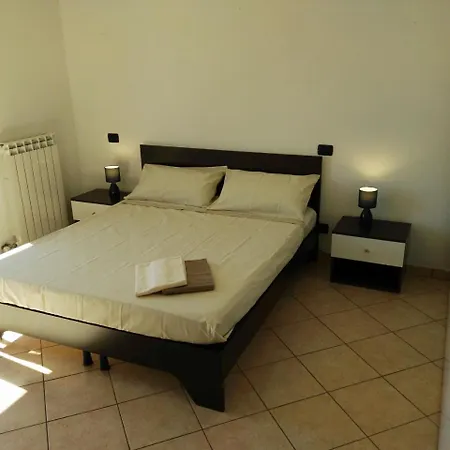 Bright Three-room On The Ground Floor 아파트 *